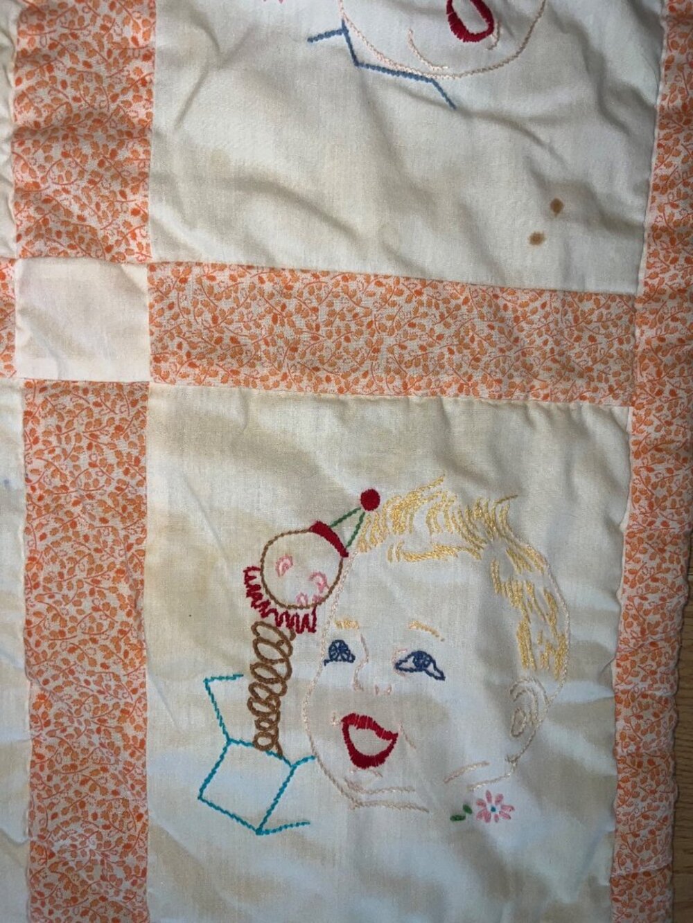 Vintage Handmade Baby Quilt Embroidered Baby Faces Orange Floral Border Unique - Picture 12 of 15